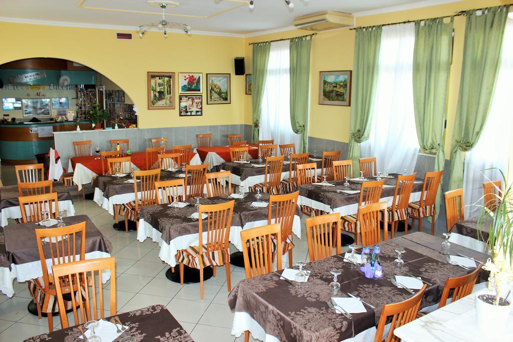 Hotel Lucerna 2*